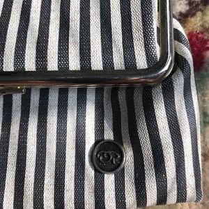 Oscar de la Renta accessories/ cosmetic bag